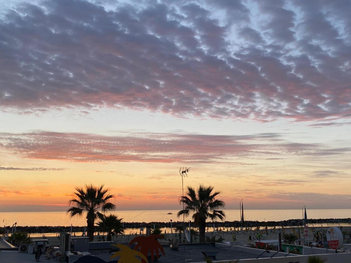 Appartamento Favolosa Vista Mare Rimini Esterno foto